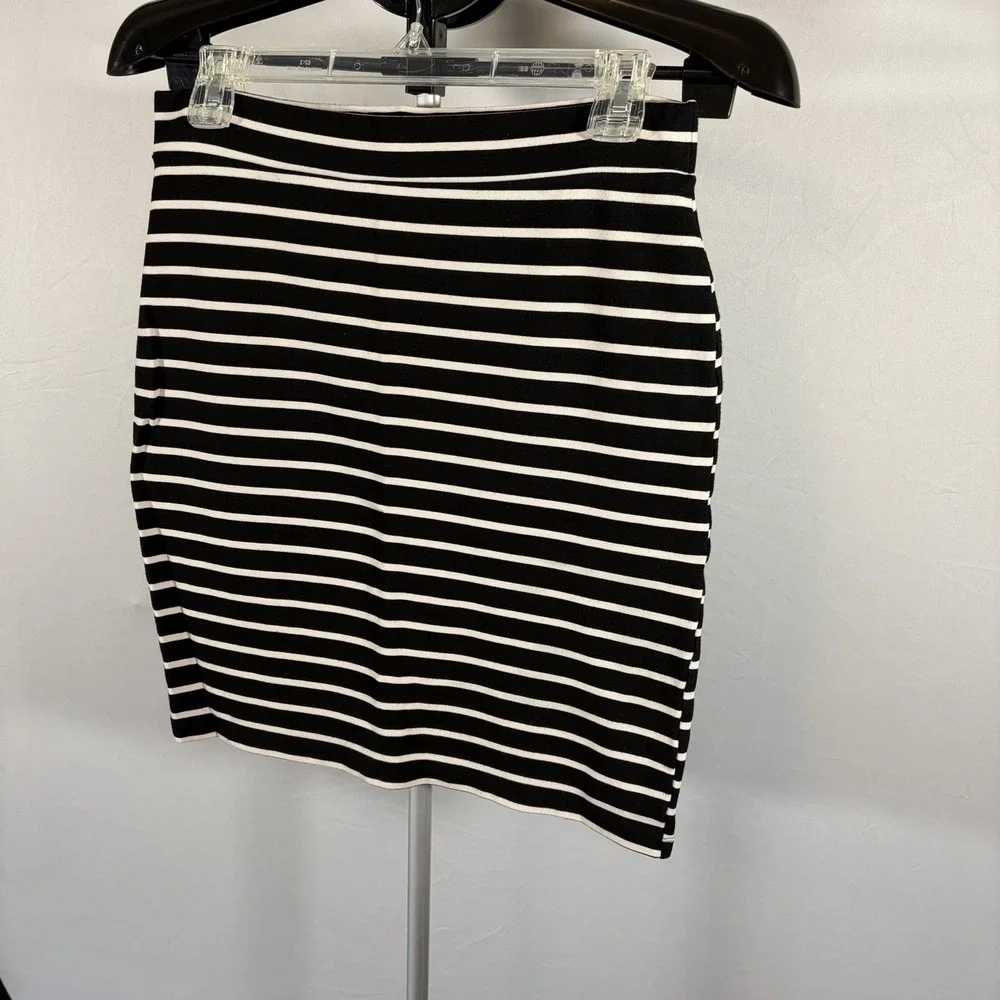 Charlotte Russe Large Y2K Black White Stripe Mini Pencil Skirt Sexy Whimsygoth - Picture 3 of 8